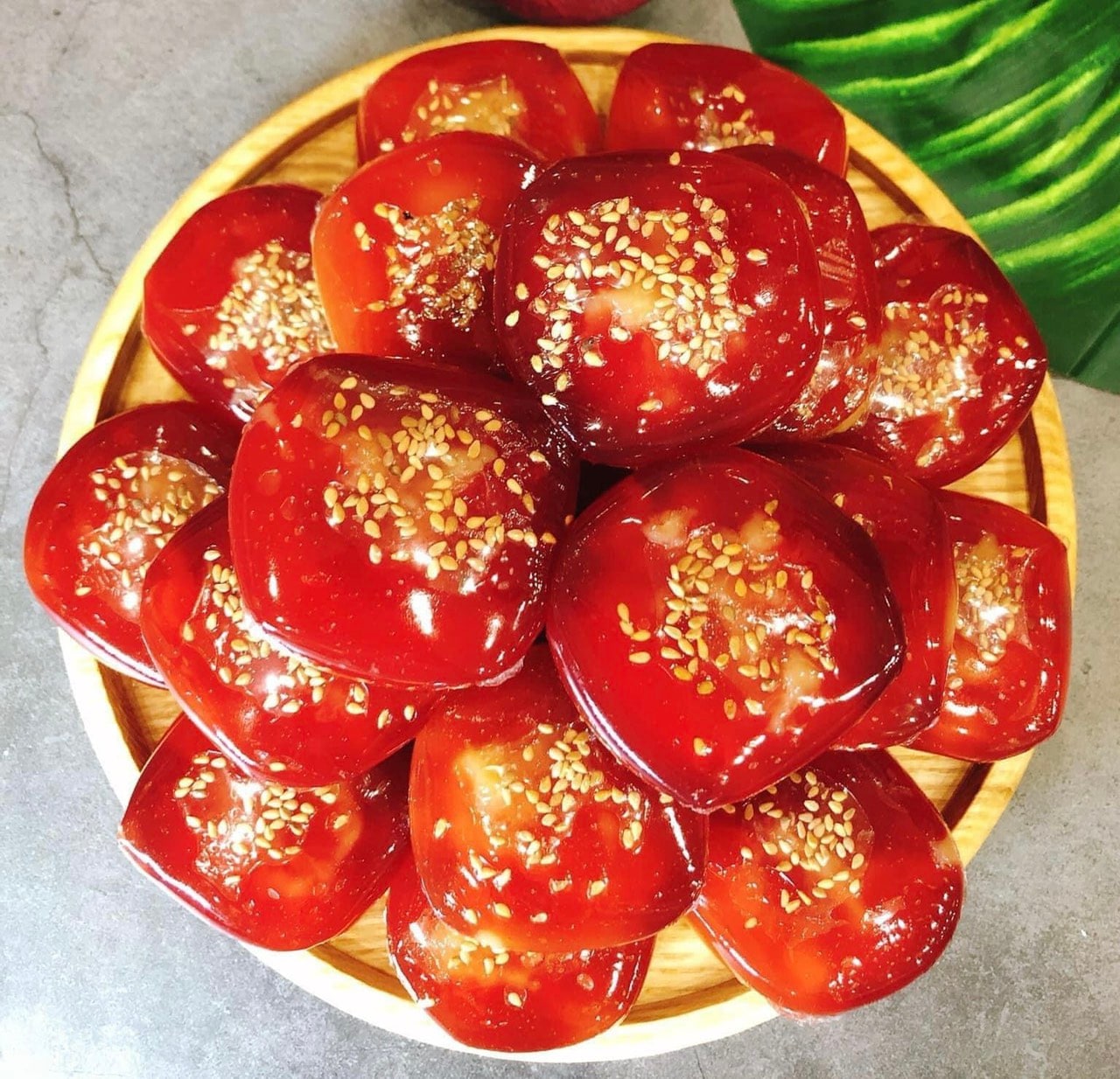 Bánh xu xê có vỏ trong, nhân dừa, đậu xanh, thơm mùi hoa bưởi